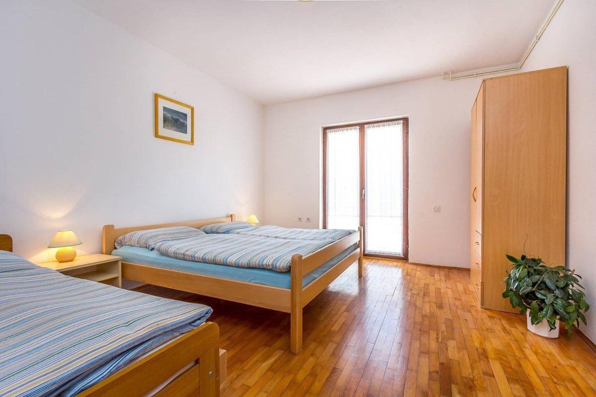 Apartments Dragica Valbandon Exterior photo