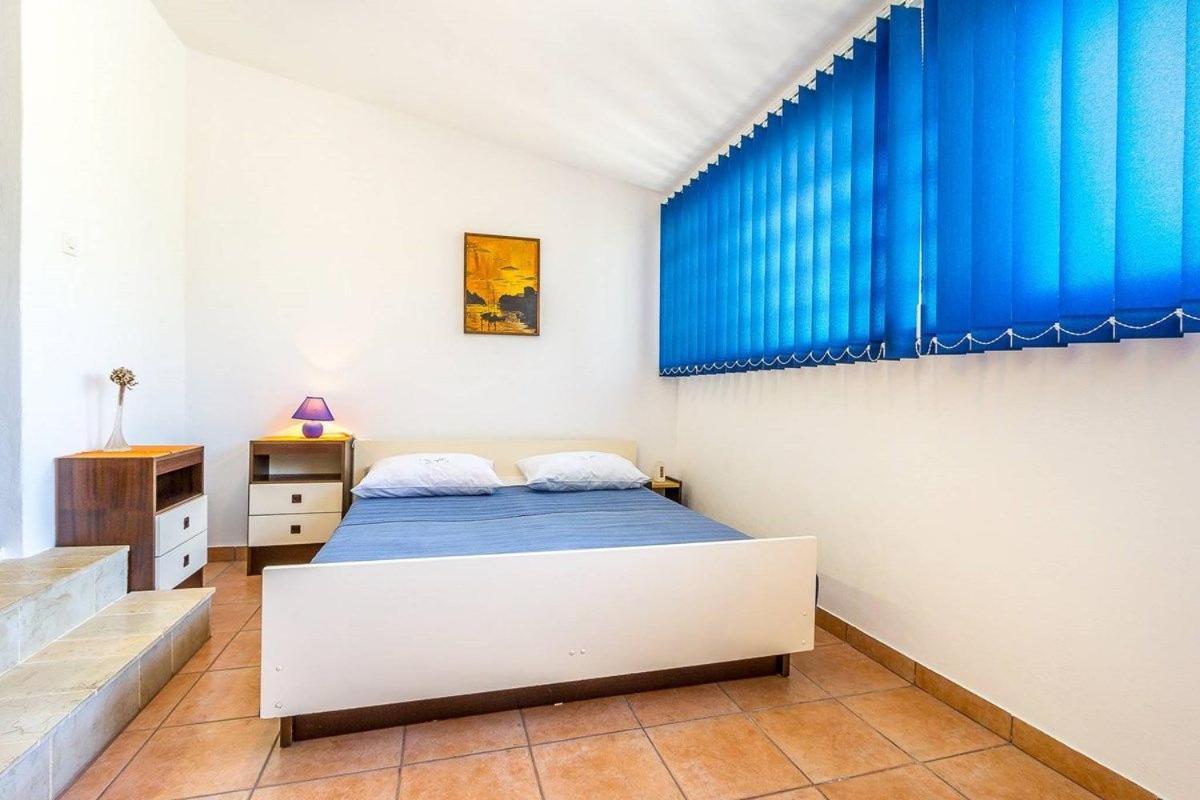 Apartments Dragica Valbandon Exterior photo