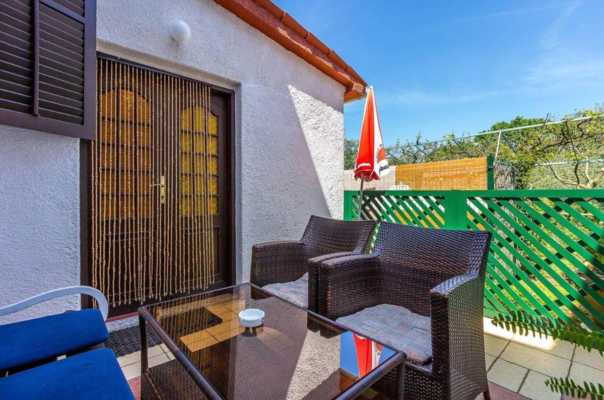 Apartments Dragica Valbandon Exterior photo