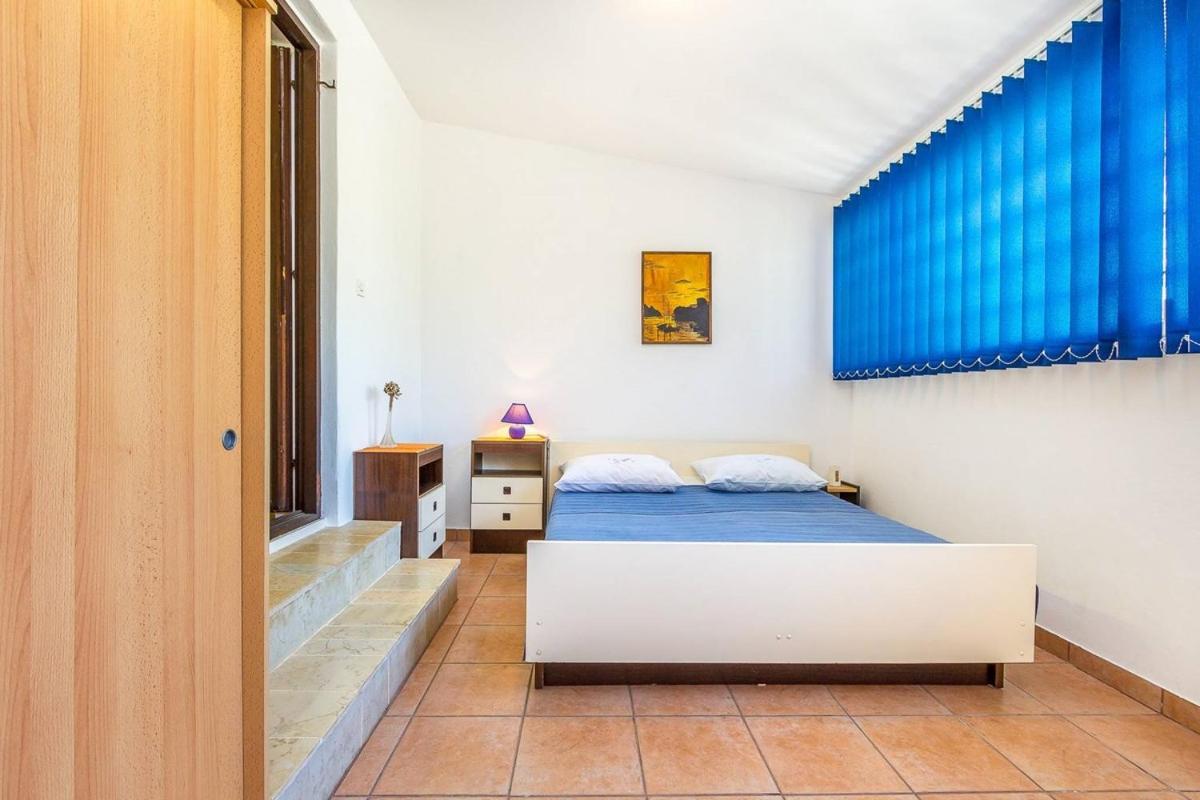 Apartments Dragica Valbandon Exterior photo